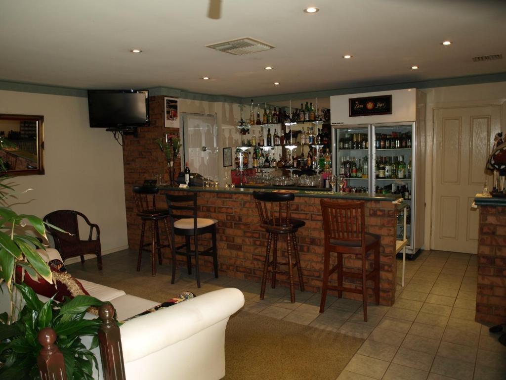 Civic Motor Inn Каура Экстерьер фото