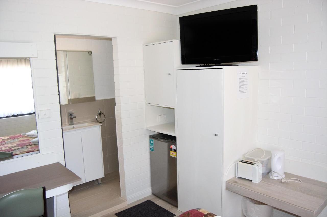 Civic Motor Inn Каура Экстерьер фото