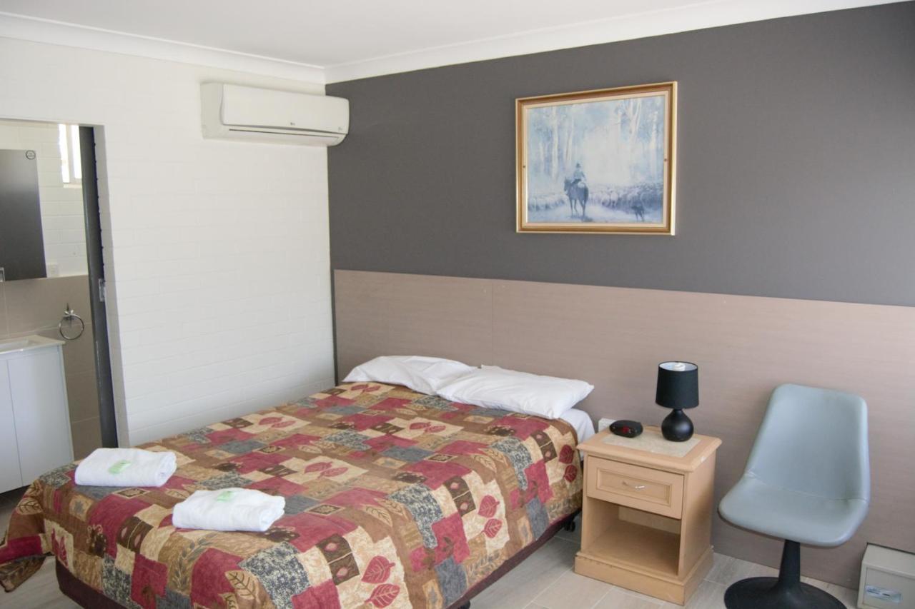Civic Motor Inn Каура Экстерьер фото
