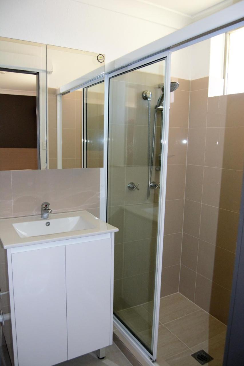 Civic Motor Inn Каура Экстерьер фото