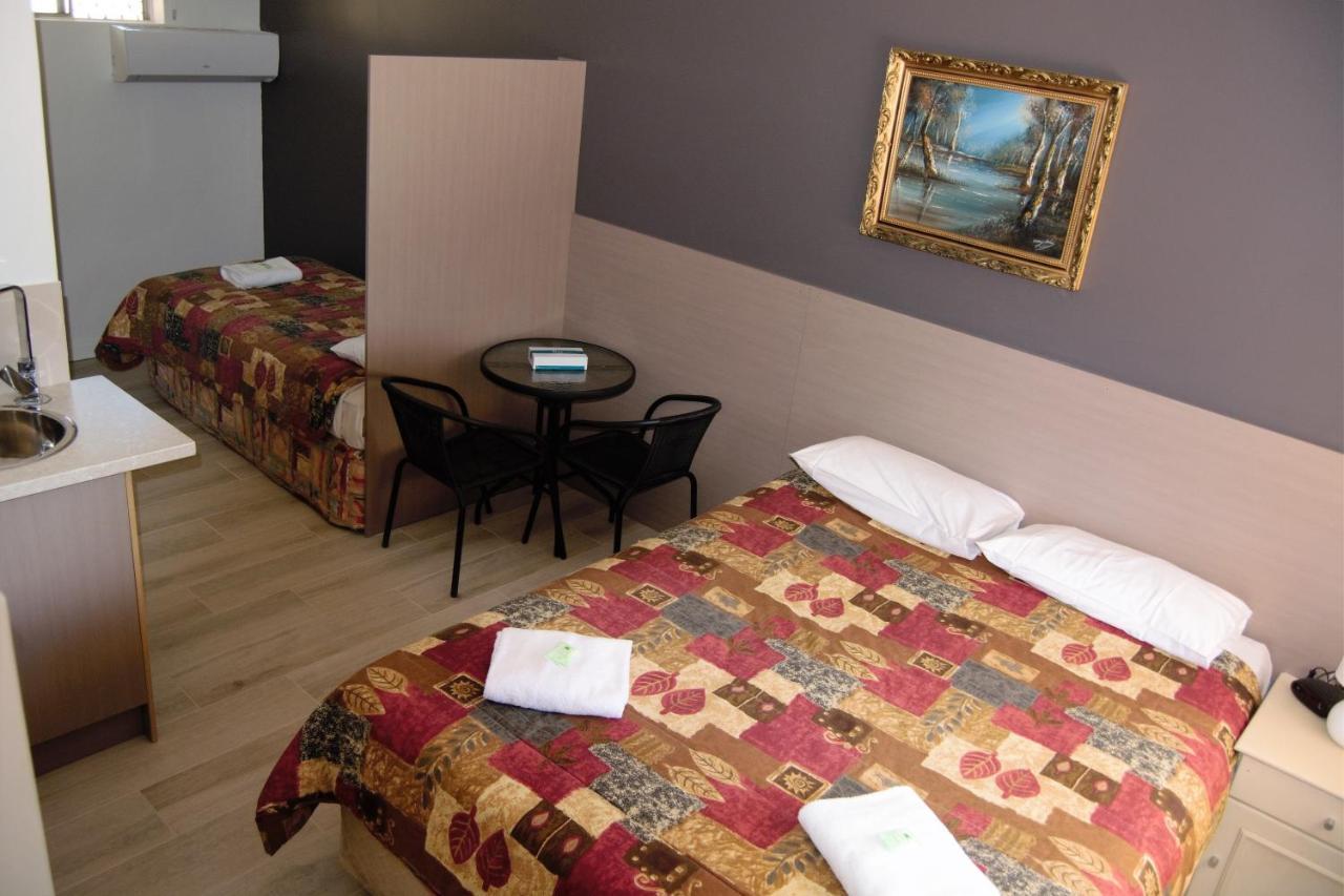 Civic Motor Inn Каура Экстерьер фото